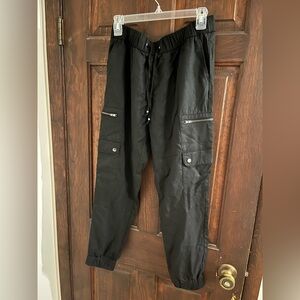 Cropped cargo jogger